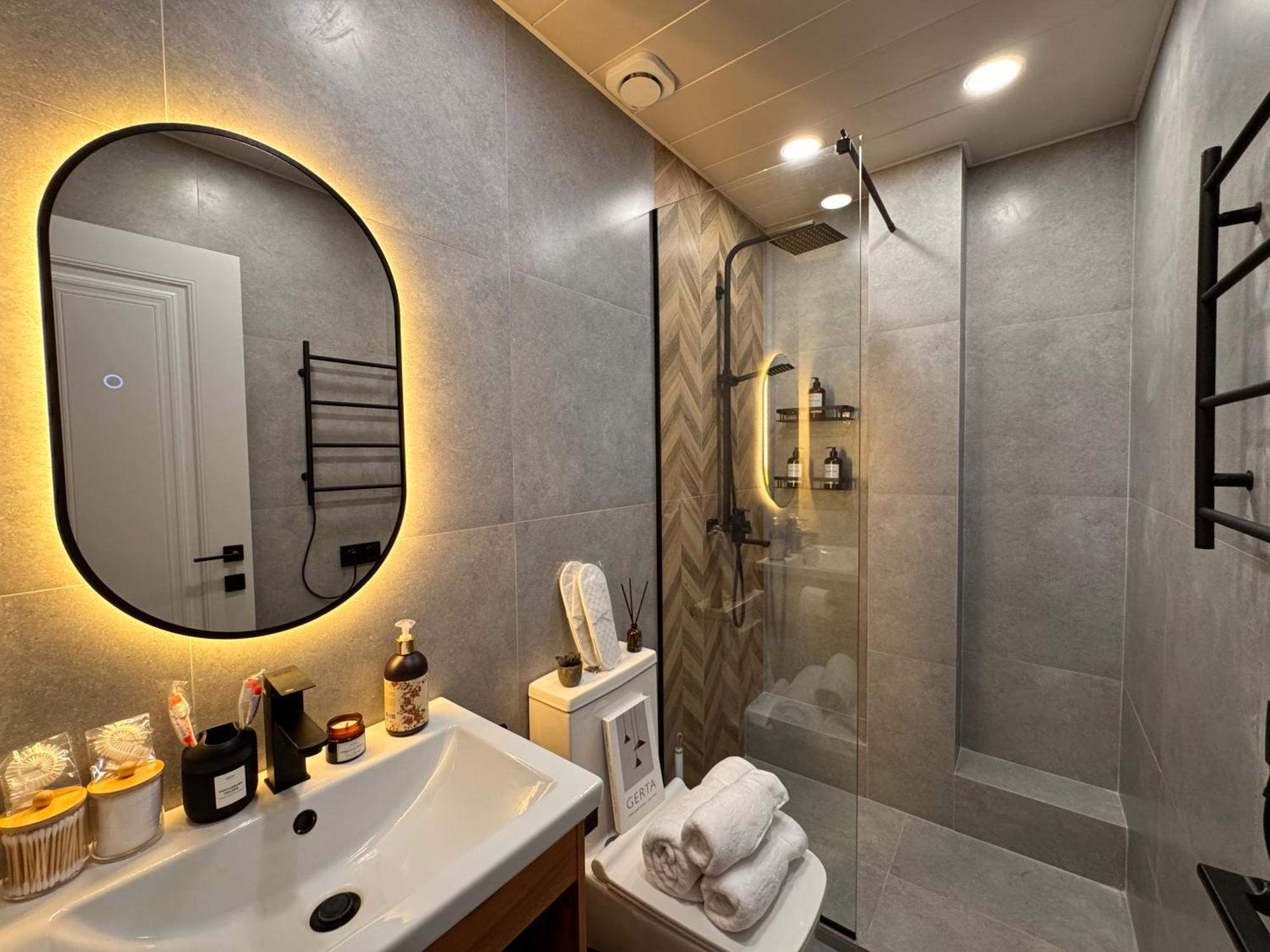 Saryan Vibes Boutique With Netflix And Self Check-in Apartment *